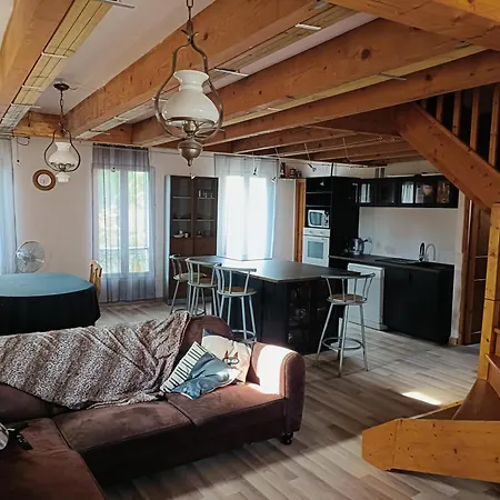 アパート Duplex Maison De Village, Plages, Lesclesdenicole